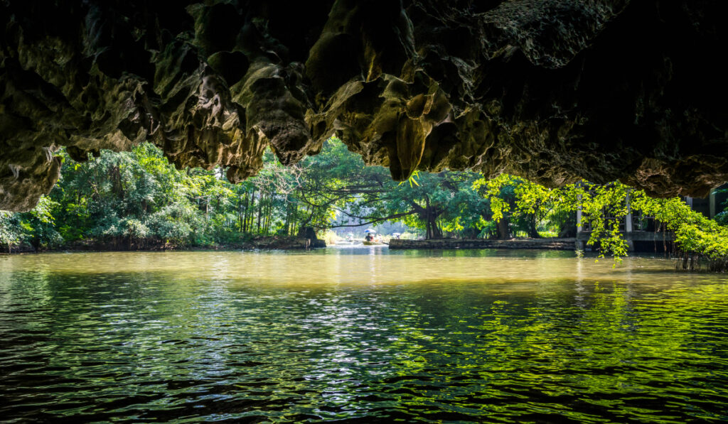 1178_nhung_hang_dong_ky_thu_o_ninh_binh.jpg