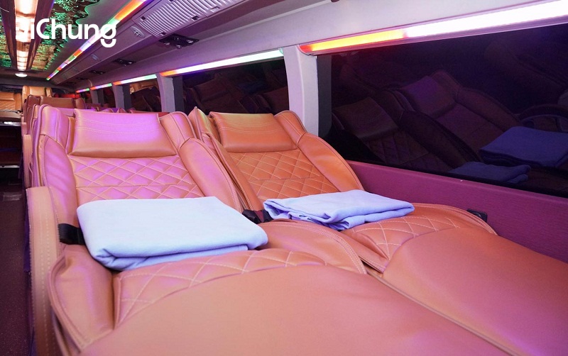 Chất lượng đỉnh cao của chiếc xe khách giường nằm Hà Nội - Sapa sẽ khiến bạn hài lòng từ đầu đến cuối chuyến đi. Với trang thiết bị hiện đại và đội ngũ nhân viên chuyên nghiệp, bạn sẽ cảm nhận được sự thoải mái và an toàn khi di chuyển.